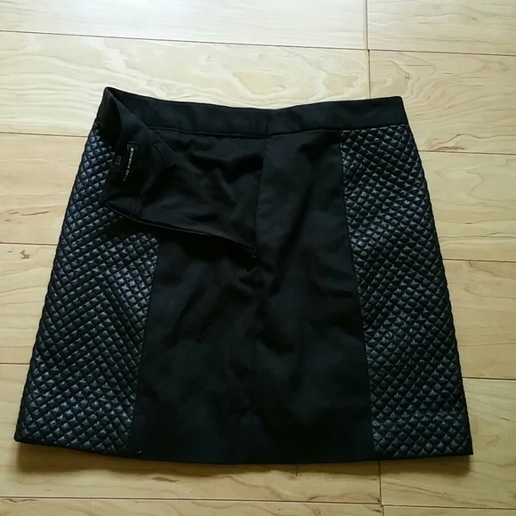 Club Monaco black mini skirt 00 - Picture 2 of 4